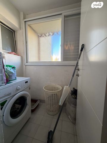 דירה, עיינות, עינות, ערד