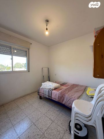 דירה, עיינות, עינות, ערד