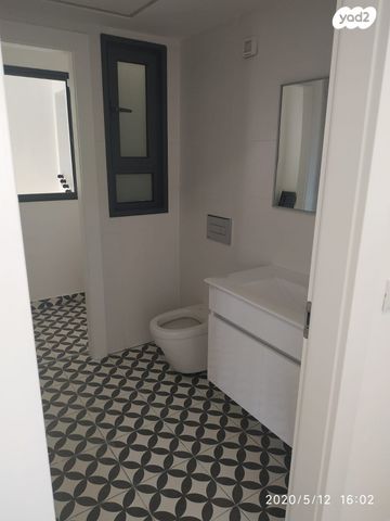 דירה, משה מזרחי, רחובות