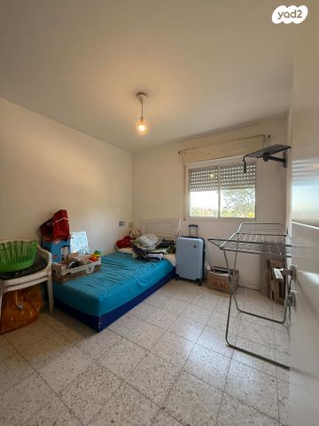 דירה, עיינות, עינות, ערד