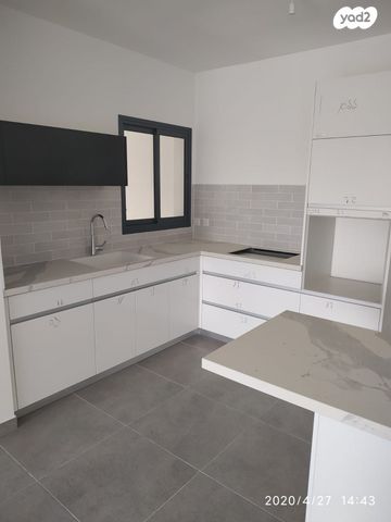 דירה, משה מזרחי, רחובות