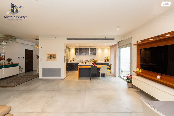 גג/ פנטהאוז, חיפה