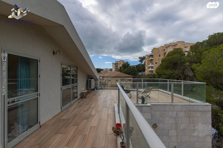 גג/ פנטהאוז