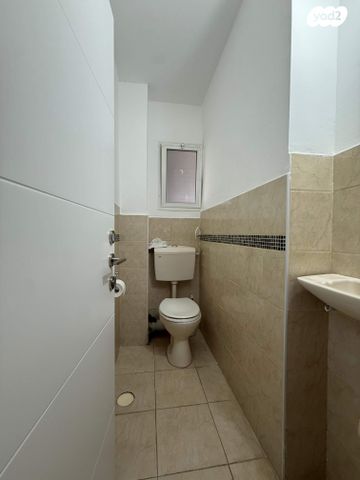 דירה, עיינות, עינות, ערד