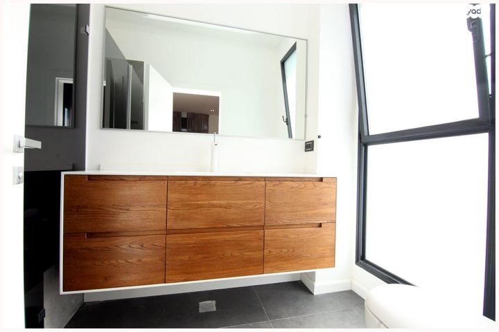 גג/ פנטהאוז, סשה ארגוב, נווה זמר, רעננה