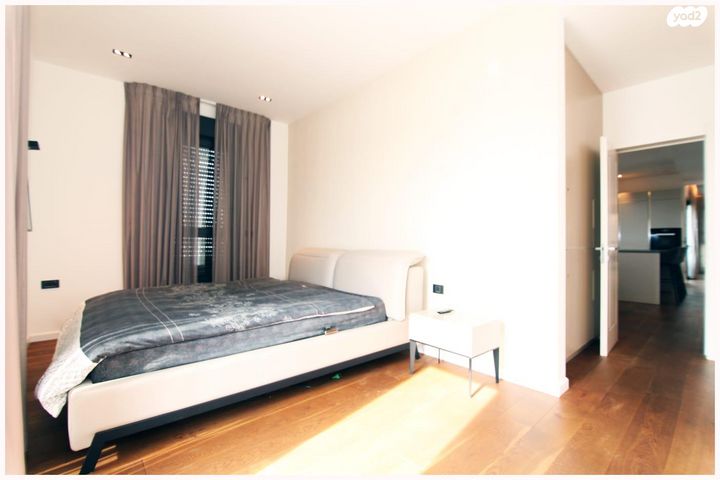 גג/ פנטהאוז, סשה ארגוב, נווה זמר, רעננה