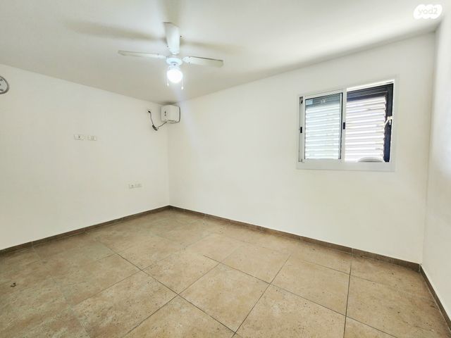 דירה, מעפילי אגוז, נווה חן, תל אביב יפו