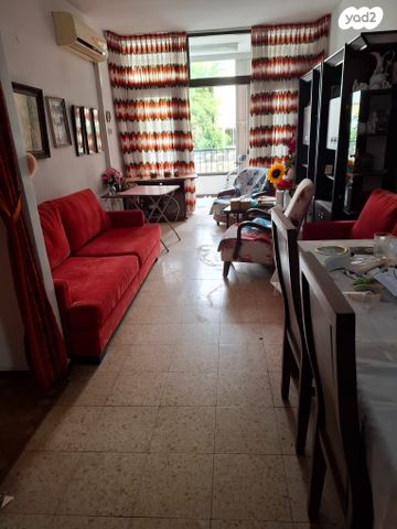 הפועל המזרחי ב', שיכון ב'