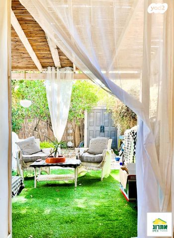 דו משפחתי, אגמית, כוכב יאיר / צור יגאל