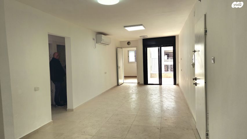 דירה, מעפילי אגוז, נווה חן, תל אביב יפו