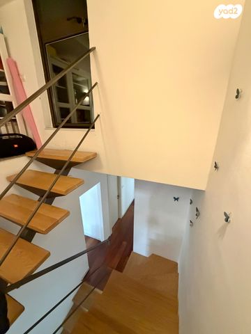 דירה, הצוללת דקר, חיפה