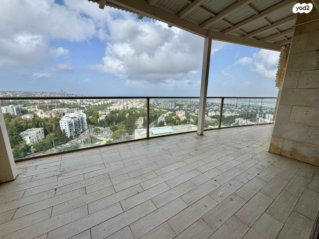 דירה, יגאל אלון, סביוני הכרמל, חיפה