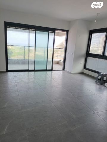 דירה, יהורם גאון, דרום חדש, פארק הים, בת ים