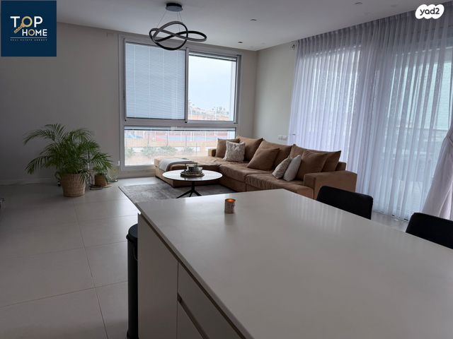 דירה, אהוד מנור, עיר ימים, נתניה