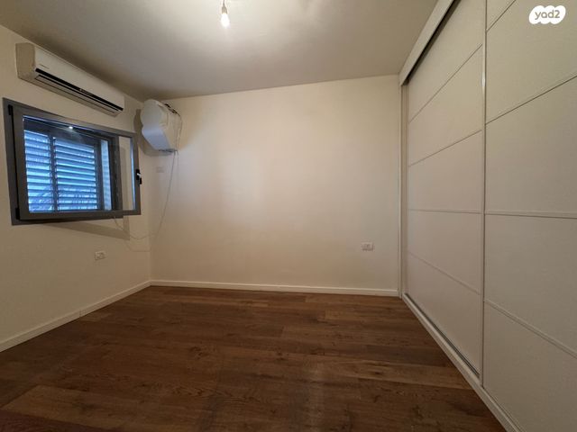 דירת גן, שדרות הצנחנים 14, רמת גן