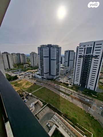 דירה, דרך העמק, מתחם מרכזי, גני תקווה