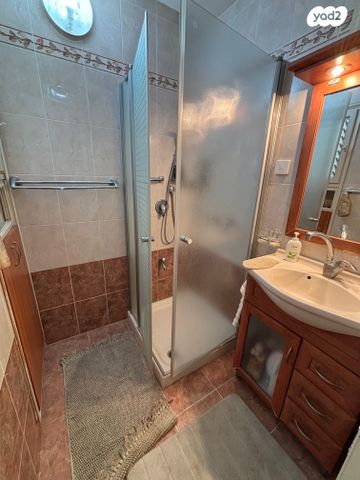 דירה, מצולות ים, חברת חשמל, גבעתיים