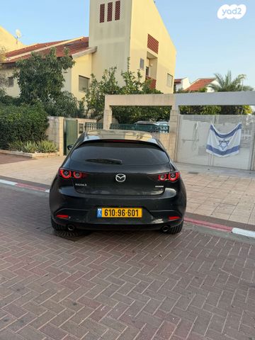 מודעת רכב מאזדה 3