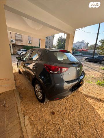 מודעת רכב מאזדה 2