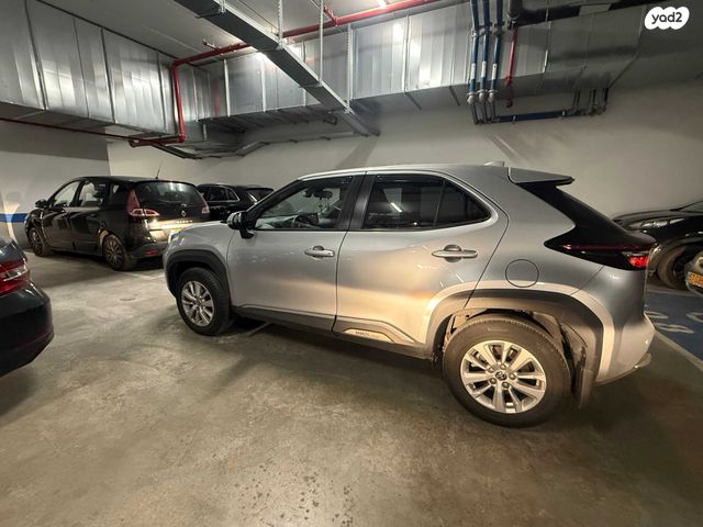 טויוטה יאריס קרוס