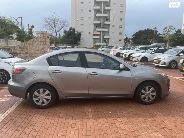 מודעת רכב מאזדה 3