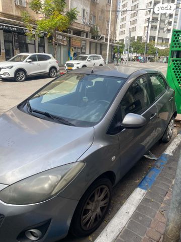 מודעת רכב מאזדה 2