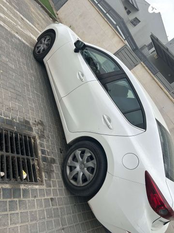 מודעת רכב מאזדה 3