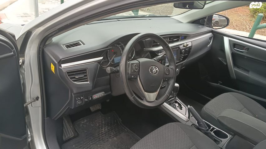 טויוטה קורולה