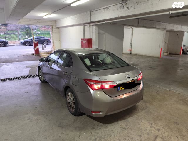 טויוטה קורולה