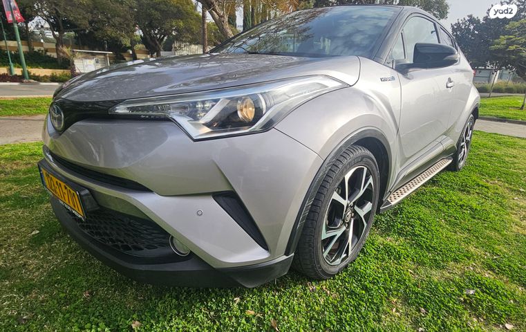 מודעת רכב טויוטה C-HR