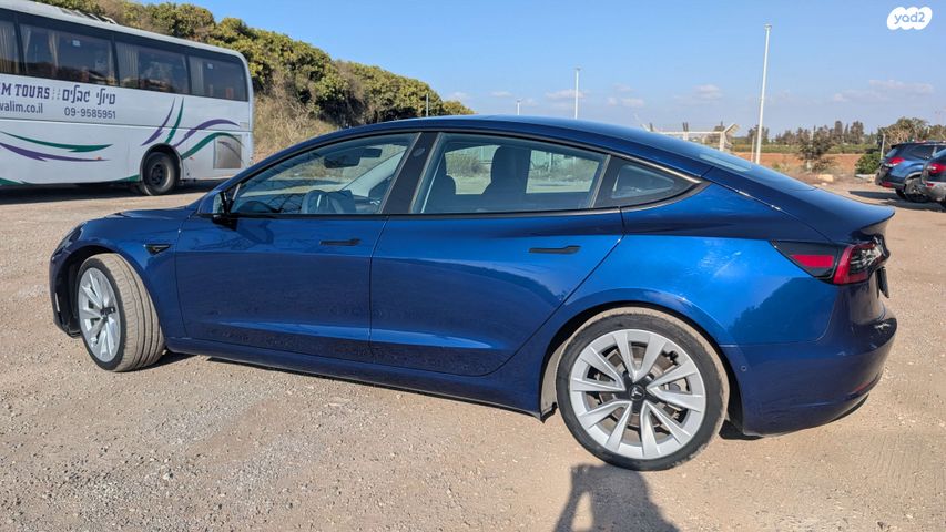 מודעת רכב טסלה מודל 3