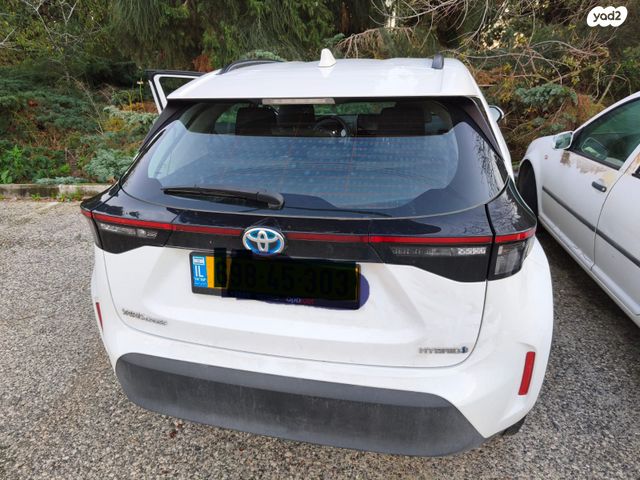 טויוטה יאריס קרוס