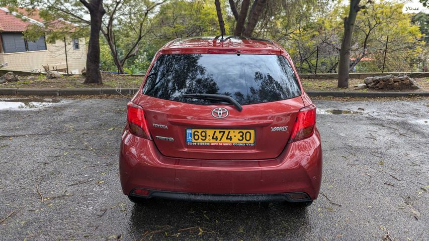 טויוטה יאריס