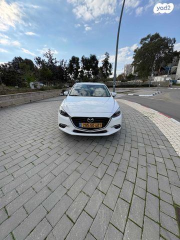 מודעת רכב מאזדה 3