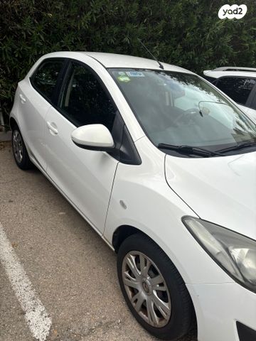 מודעת רכב מאזדה 2