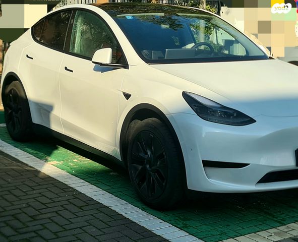 מודעת רכב טסלה מודל Y