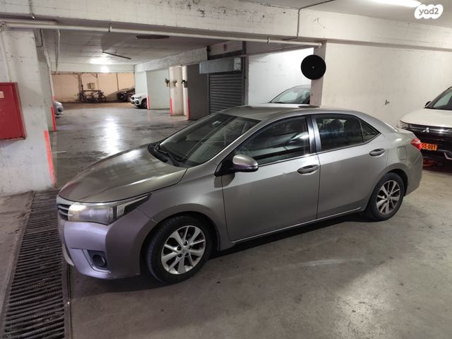 טויוטה קורולה