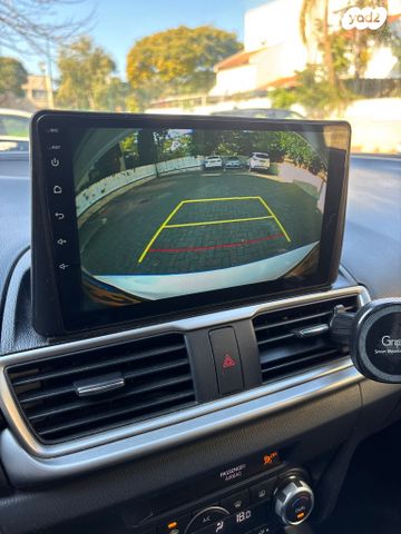 מודעת רכב מאזדה 3