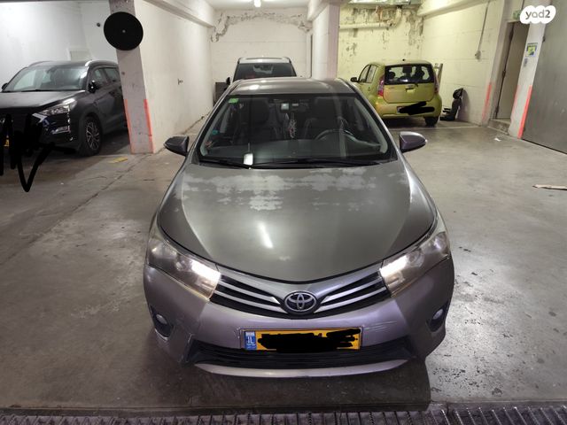 טויוטה קורולה