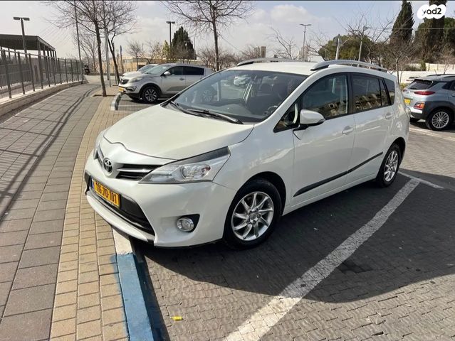 מודעת רכב טויוטה ורסו