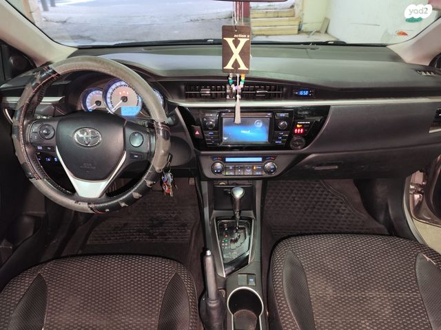 טויוטה קורולה