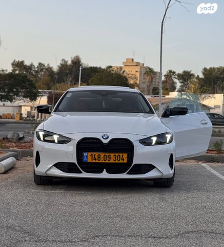 מודעת רכב ב מ וו סדרה 4