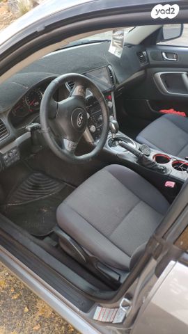 סובארו B4/לגאסי