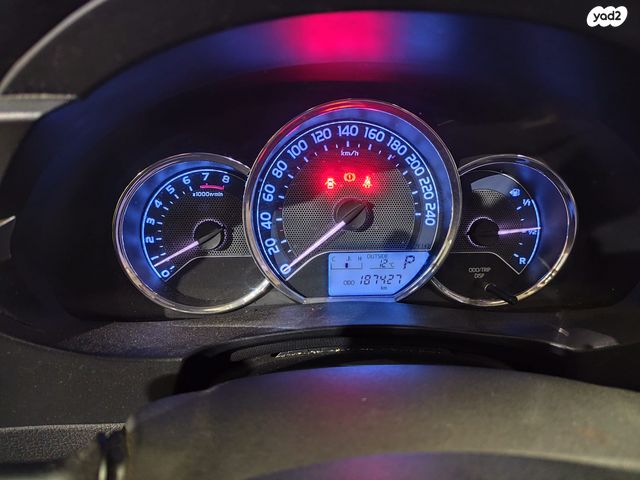 טויוטה קורולה