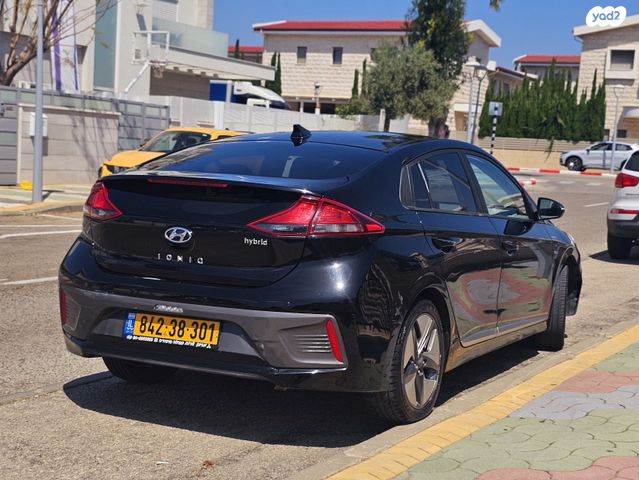 יונדאי איוניק