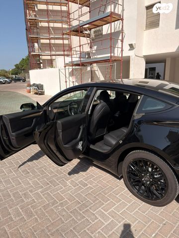 טסלה מודל 3