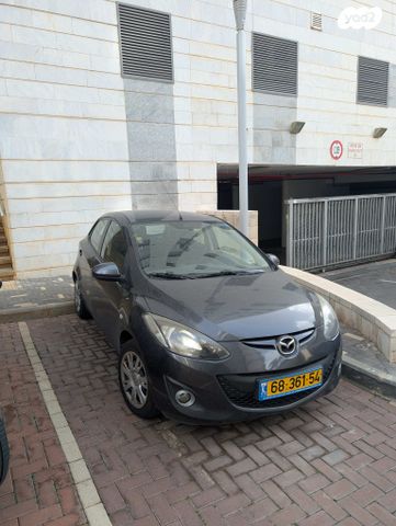 מודעת רכב מאזדה 2