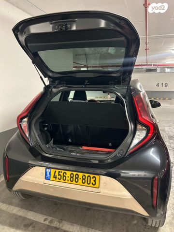 טויוטה אייגו X