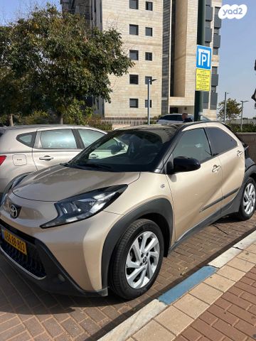 טויוטה אייגו X