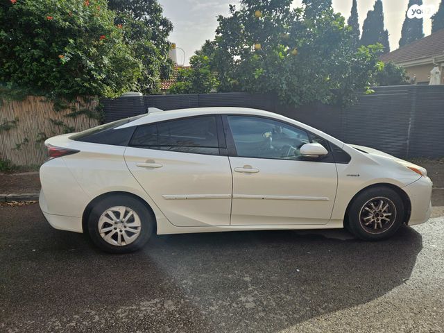 מודעת רכב טויוטה פריוס